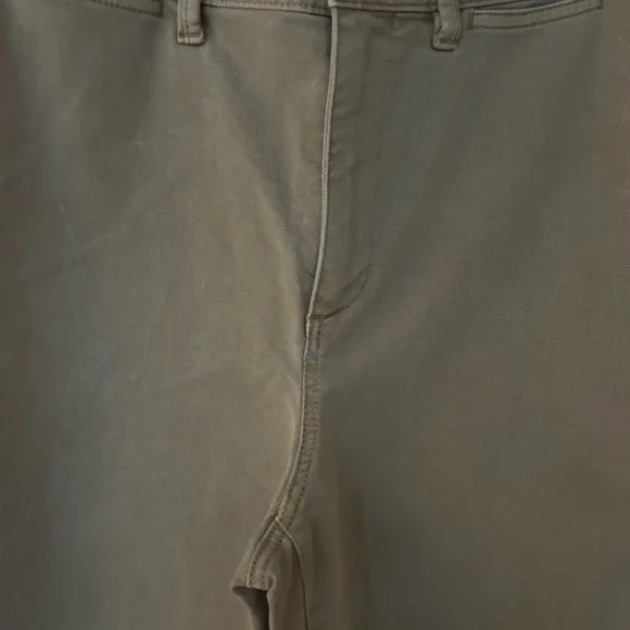 Women’s Khaki Gap Wide Leg Pant - Picture 3 of 5